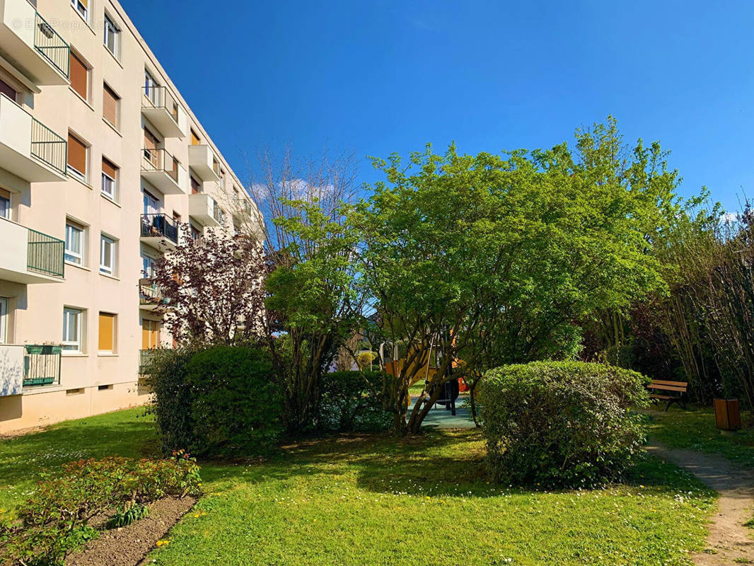 Appartement à HOUILLES