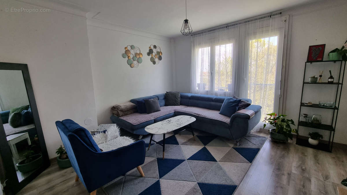 Appartement à HOUILLES