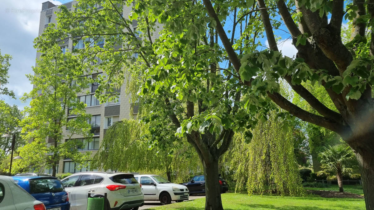 Appartement à HOUILLES