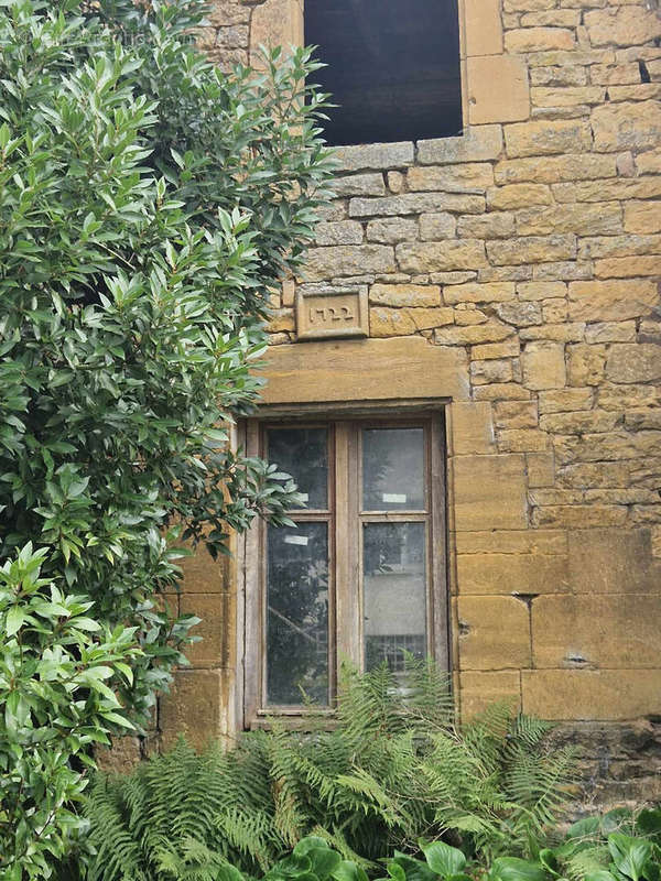 Maison à LES AYVELLES