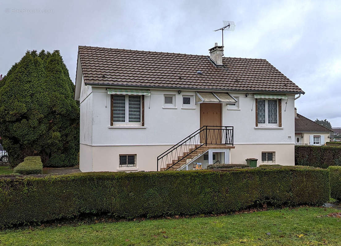 Maison à SAINT-BENIN-D&#039;AZY