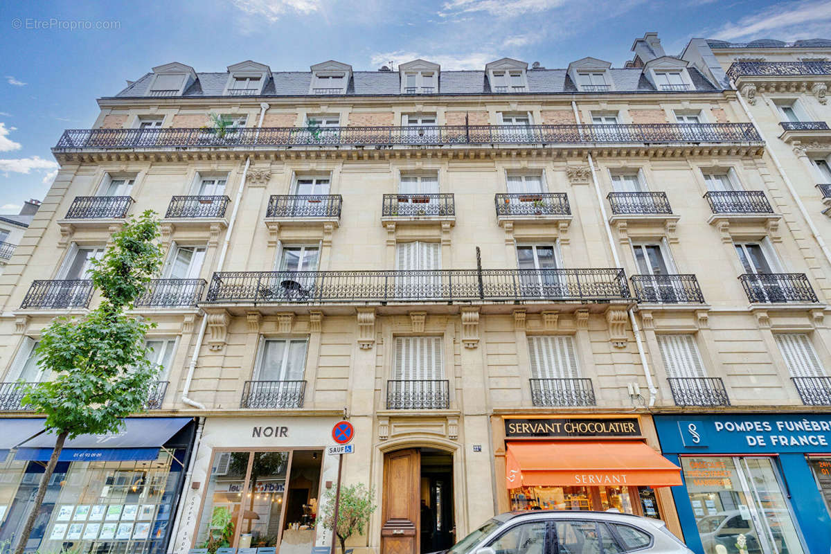 Appartement à NEUILLY-SUR-SEINE