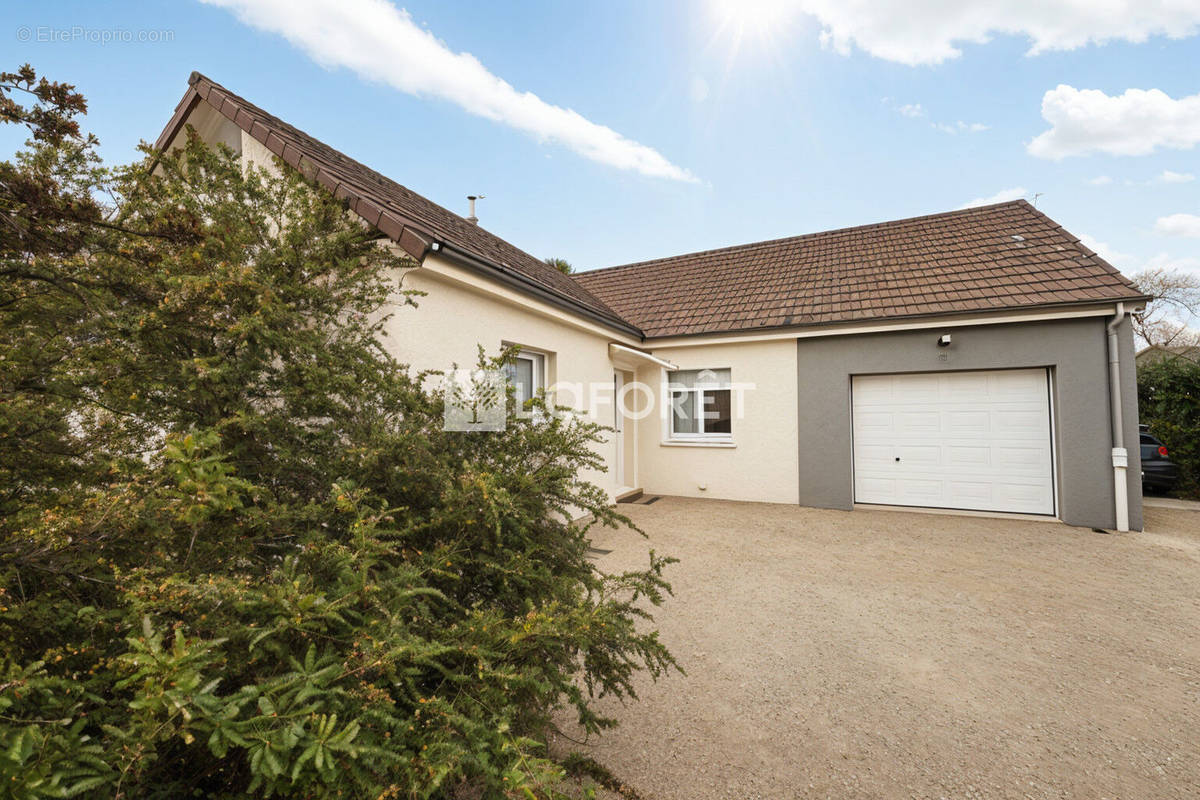 Maison à MARNAY