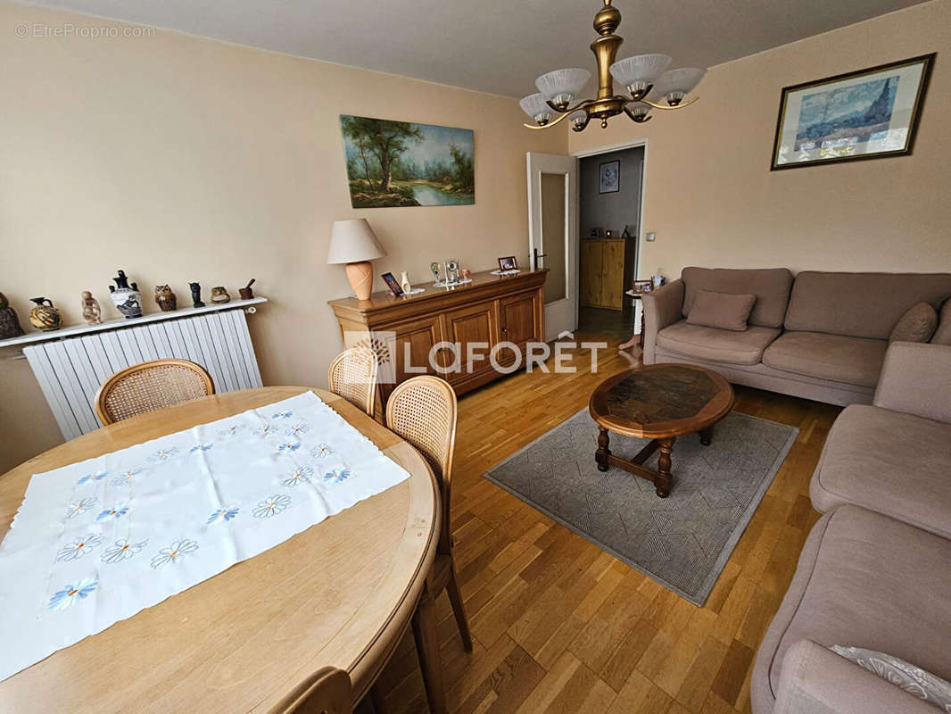 Appartement à MONTROUGE