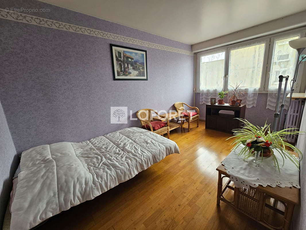 Appartement à MONTROUGE