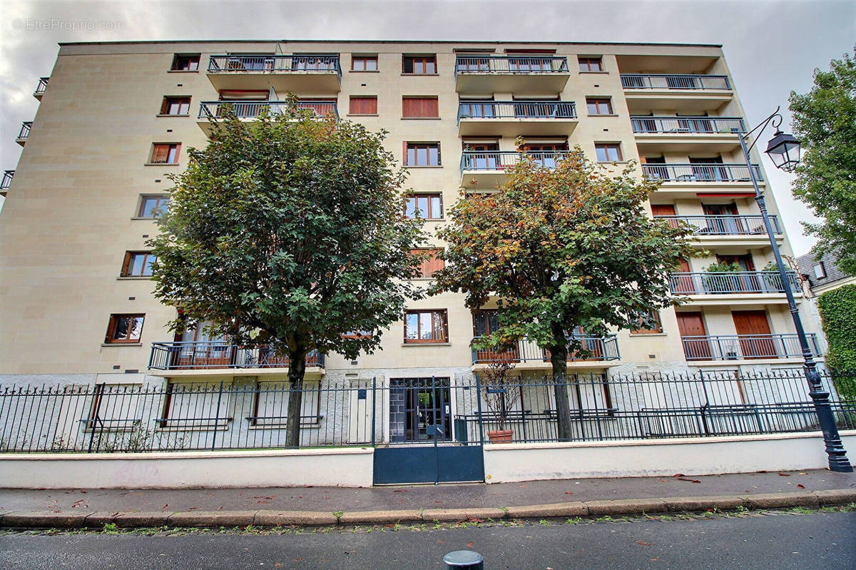 Appartement à COLOMBES