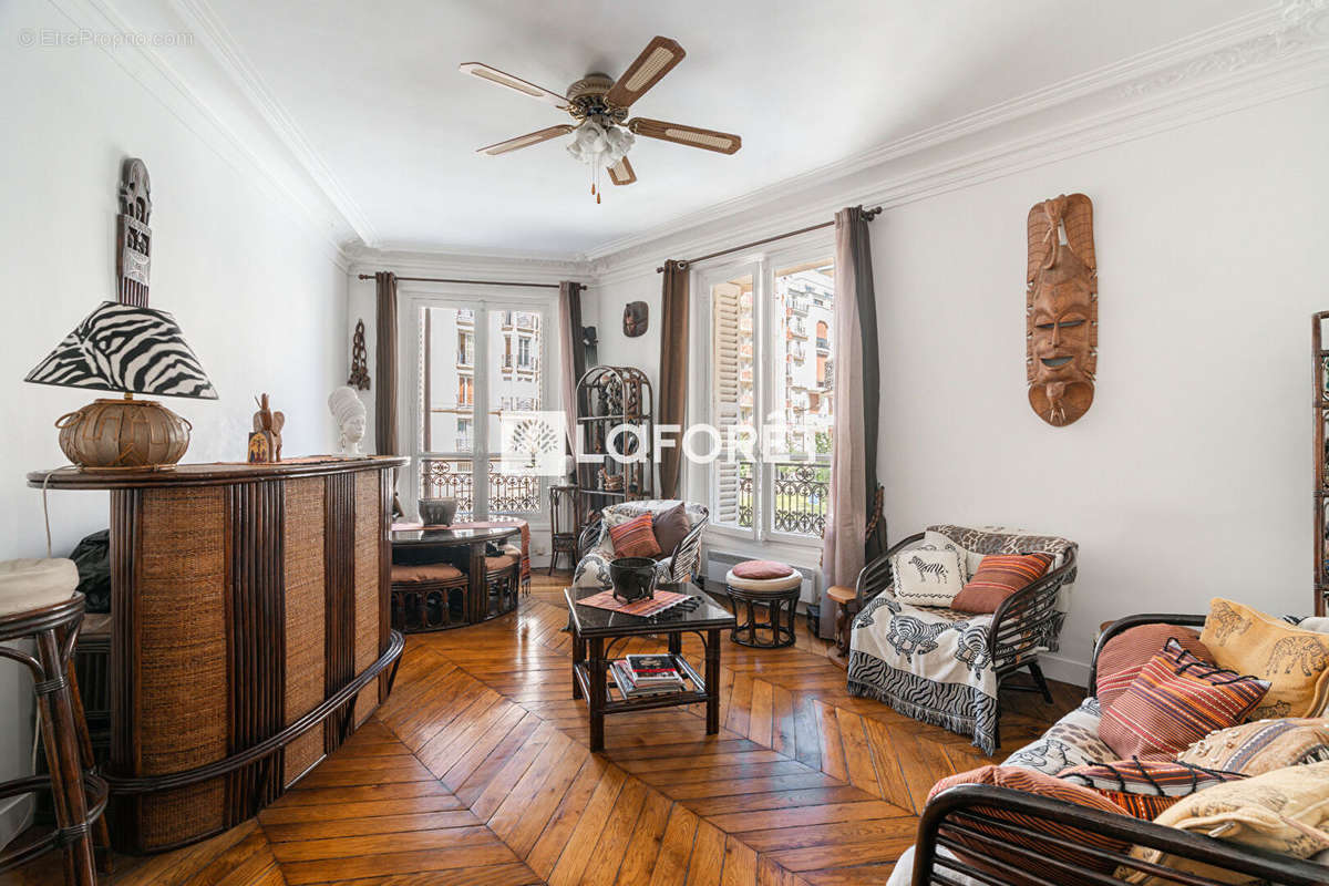 Appartement à PARIS-17E