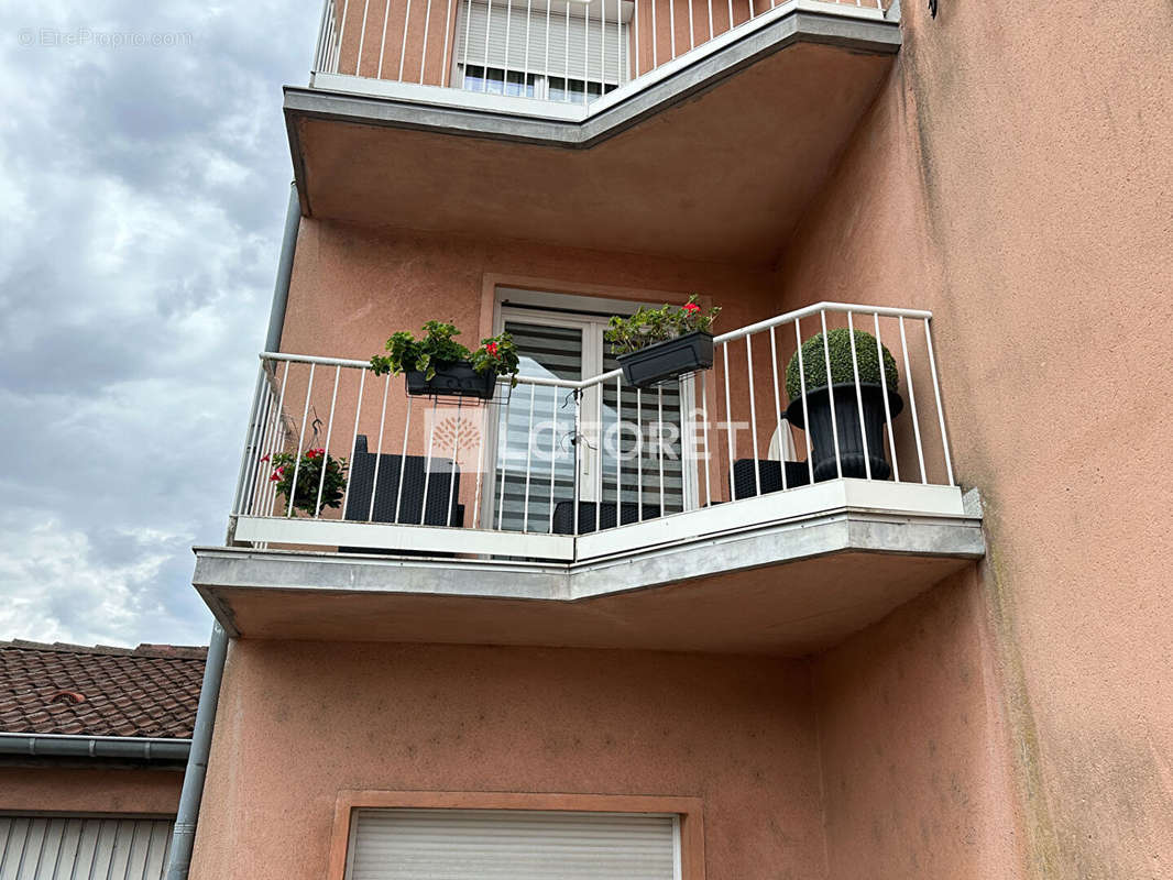 Appartement à CLOUANGE