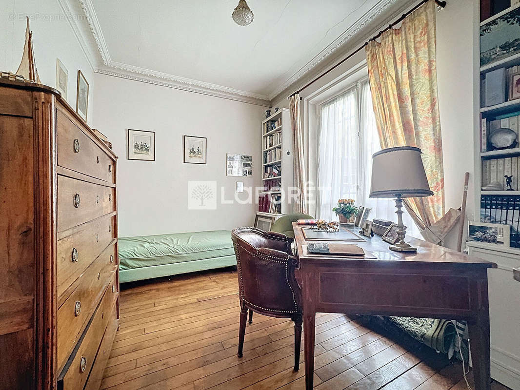 Appartement à BOURG-LA-REINE