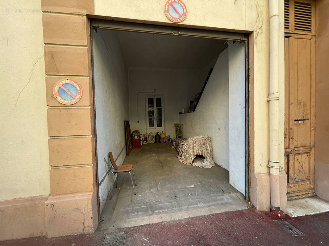 Parking à CANNES