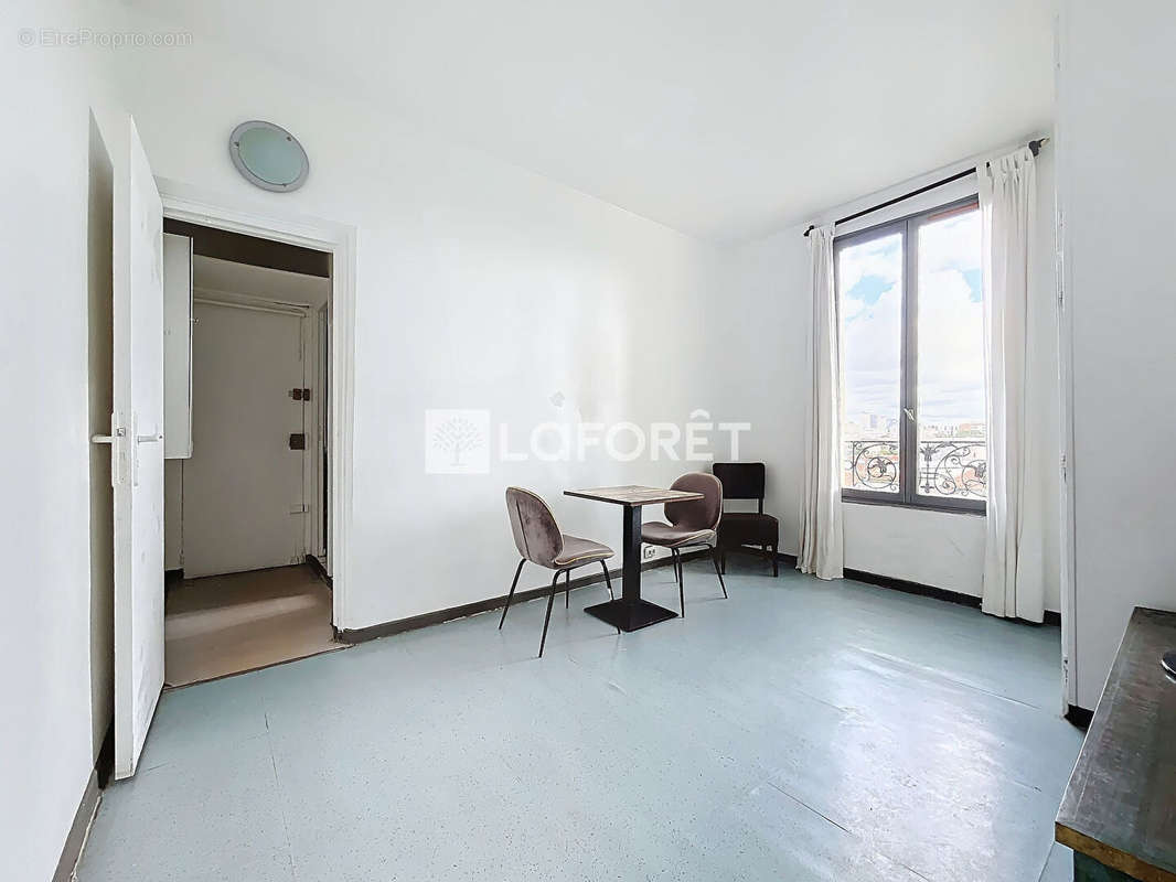 Appartement à LES LILAS