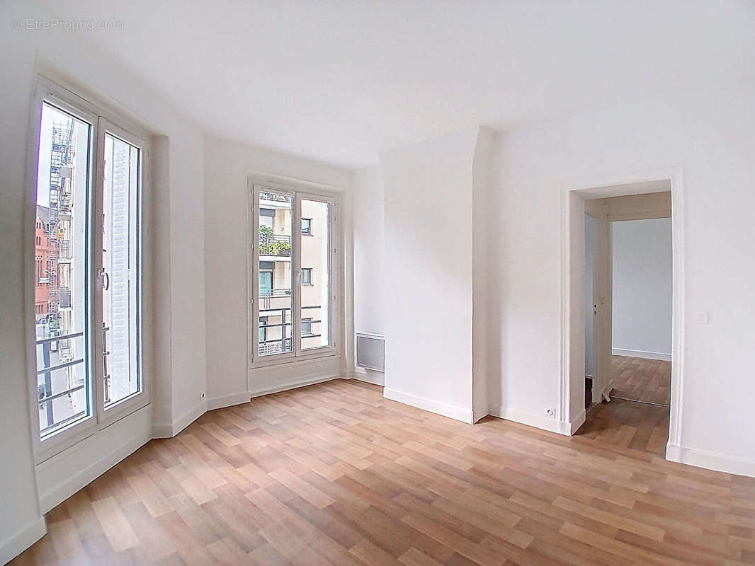 Appartement à PARIS-14E