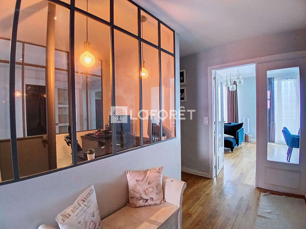 Appartement à PARIS-15E