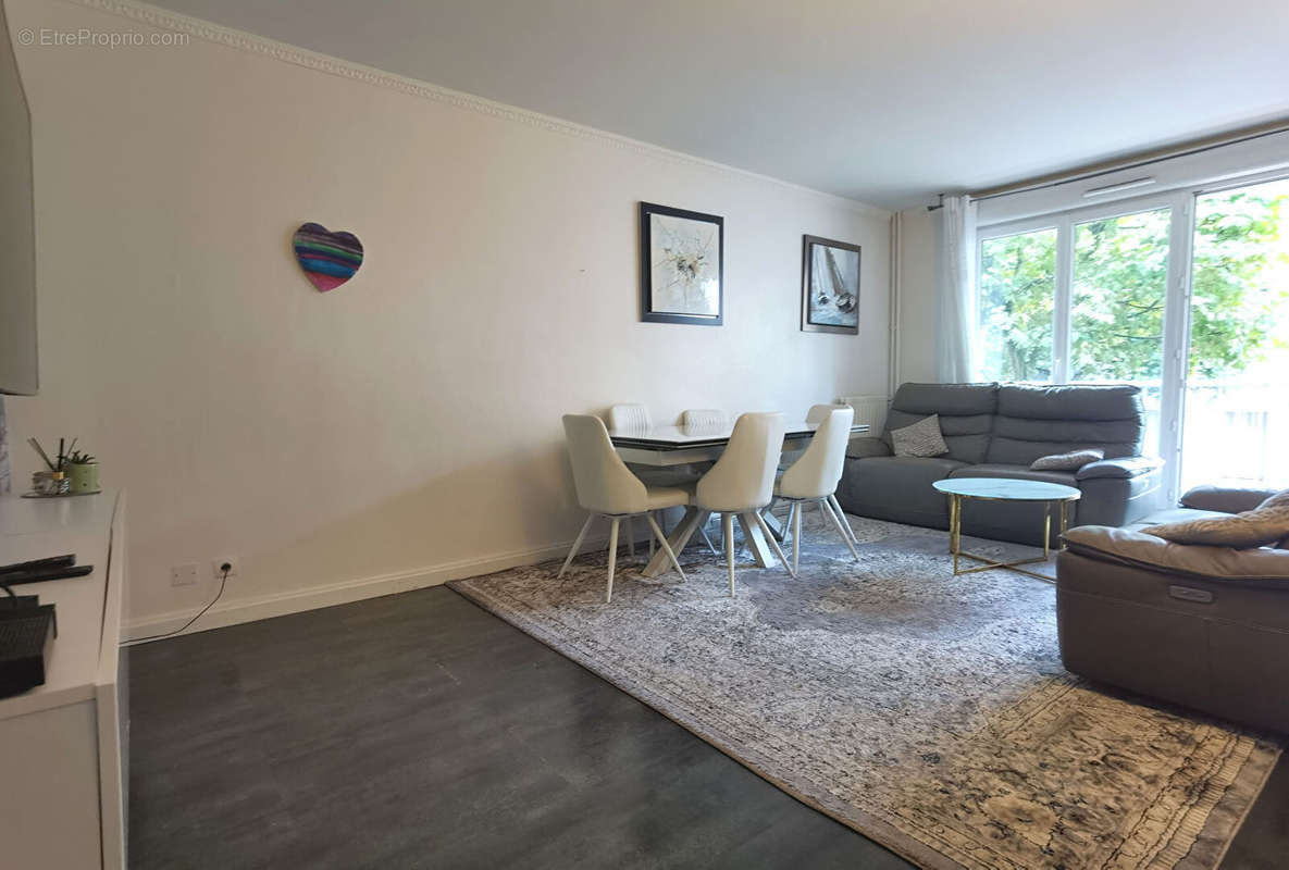 Appartement à ROSNY-SOUS-BOIS