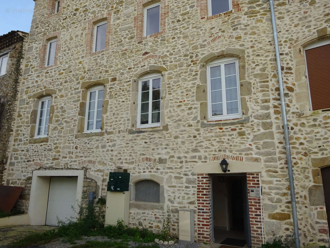 Appartement à SAINT-HILAIRE-DE-BRETHMAS