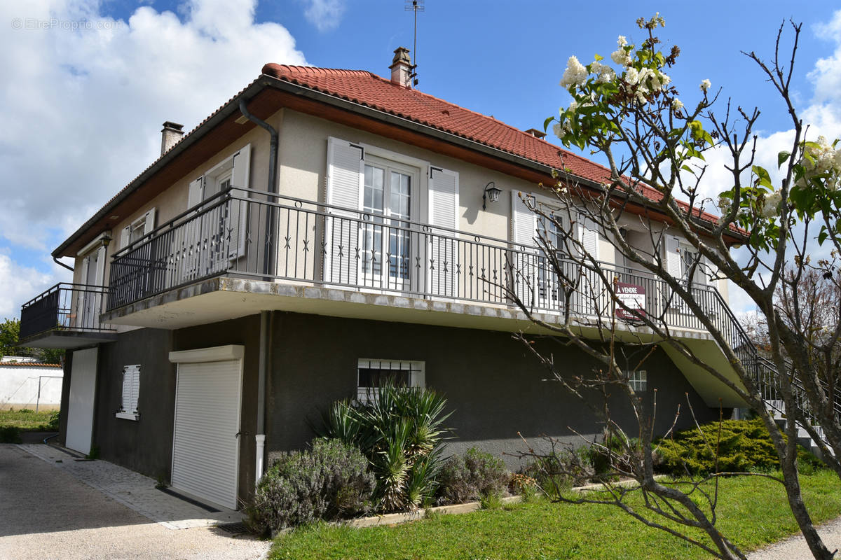 Maison à COMBRONDE