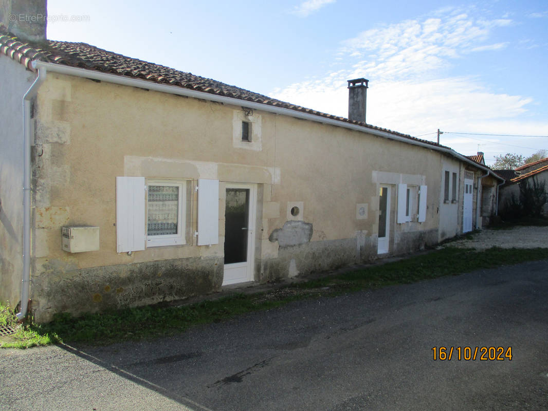 Maison à SAVIGNE