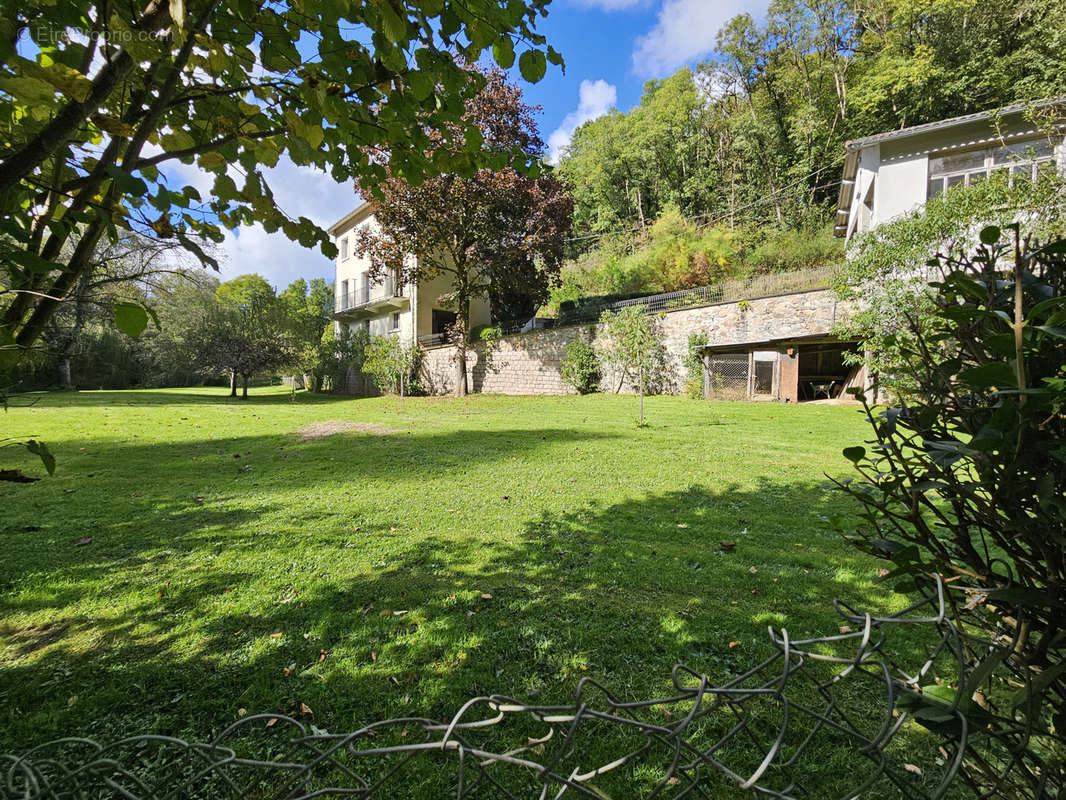 Maison à PIERRE-BUFFIERE