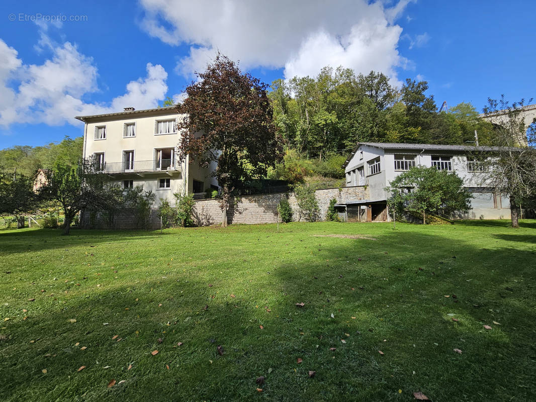 Maison à PIERRE-BUFFIERE