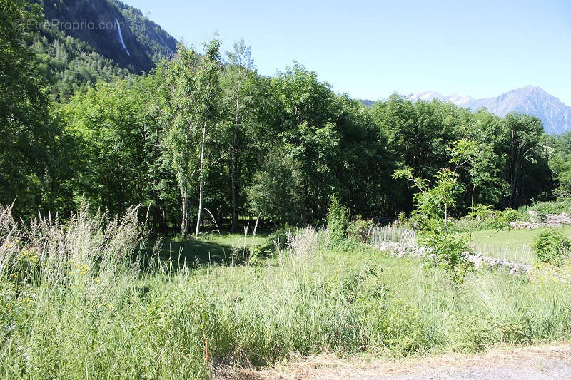 Terrain à VAUJANY