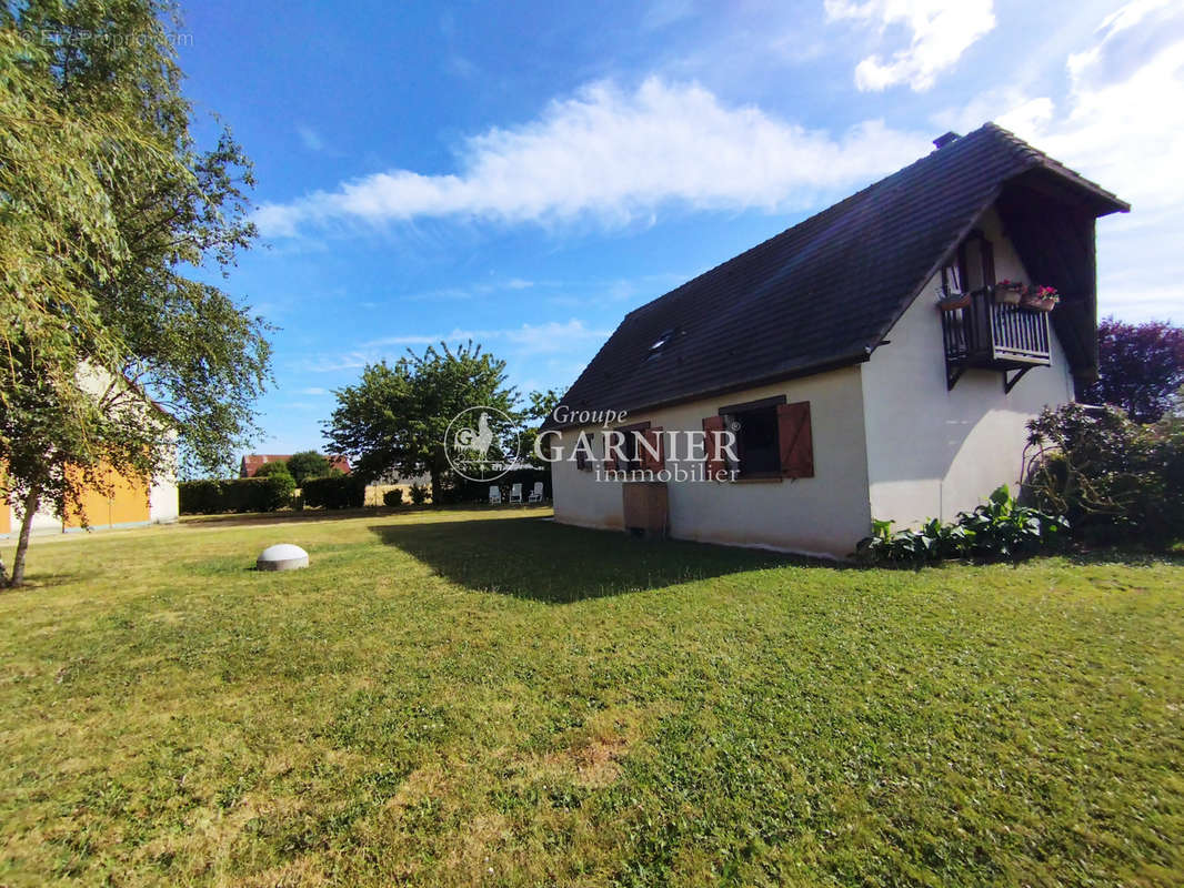 Maison à FERRIERES-HAUT-CLOCHER