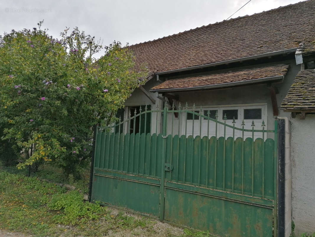 Maison à VERDUN-SUR-LE-DOUBS