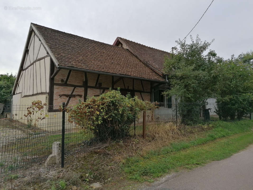 Maison à VERDUN-SUR-LE-DOUBS