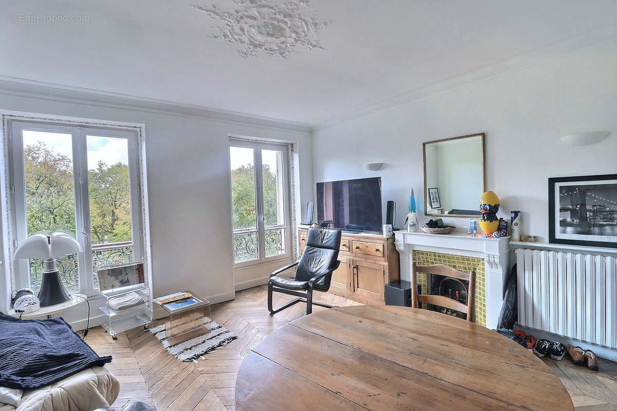 Appartement à PARIS-14E