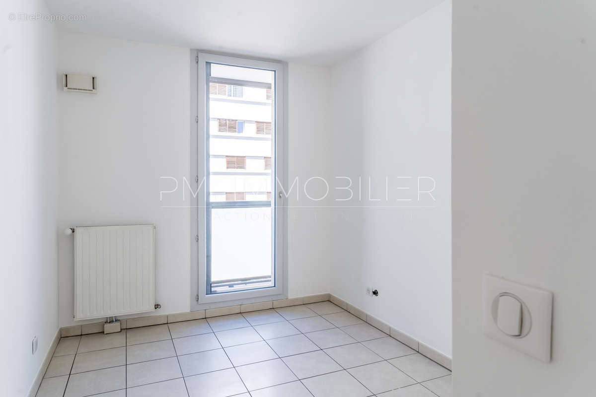 Appartement à MARSEILLE-2E