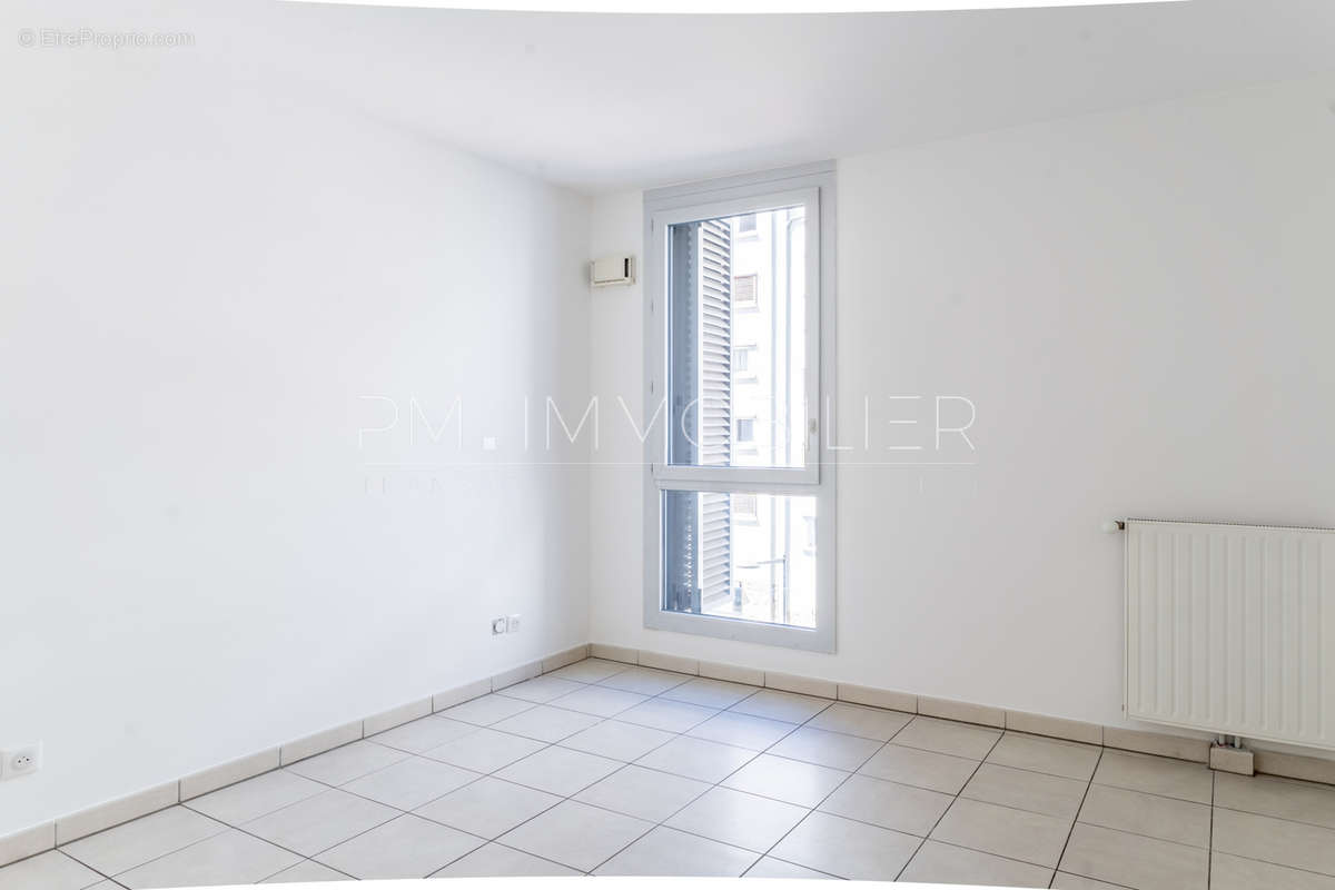 Appartement à MARSEILLE-2E