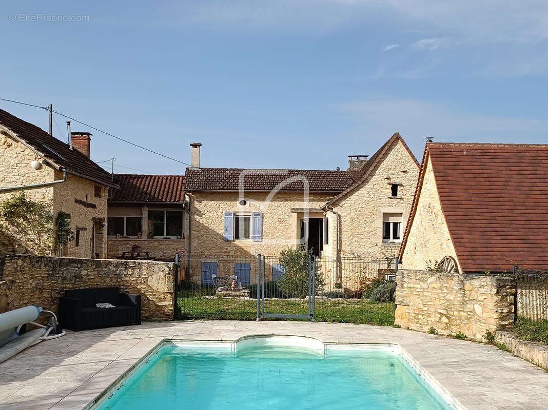 Maison à SAVIGNAC-LES-EGLISES