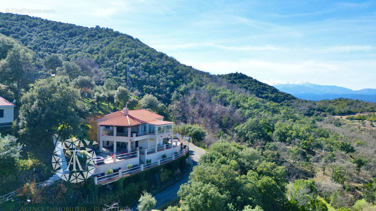 Maison à LAROQUE-DES-ALBERES