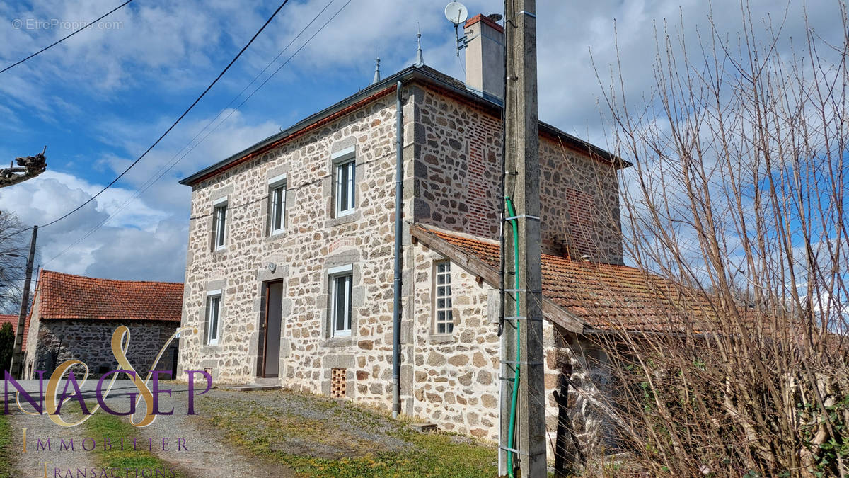 Maison à LE MAYET-DE-MONTAGNE