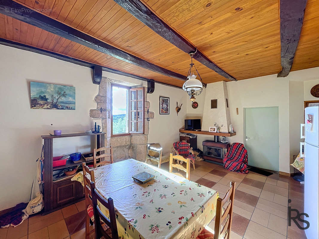 Appartement à SANILHAC