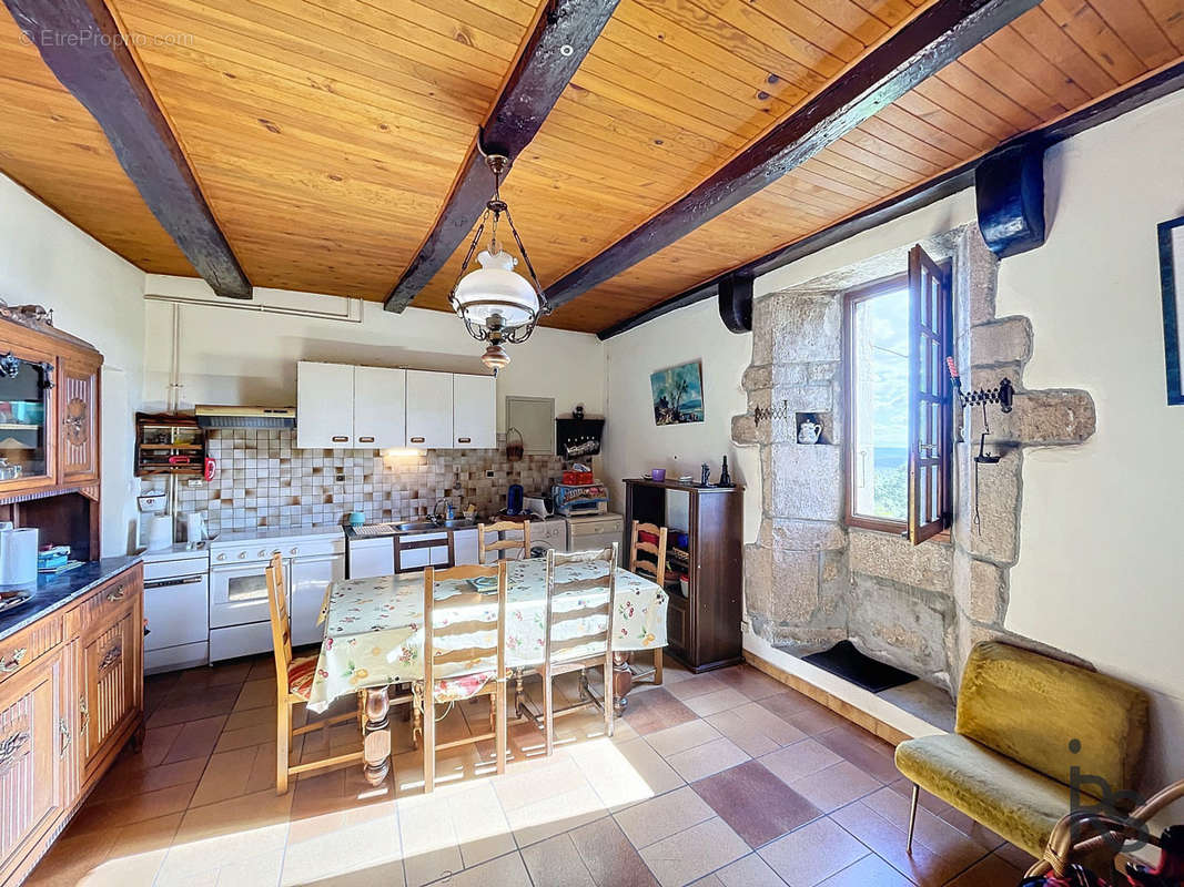 Appartement à SANILHAC