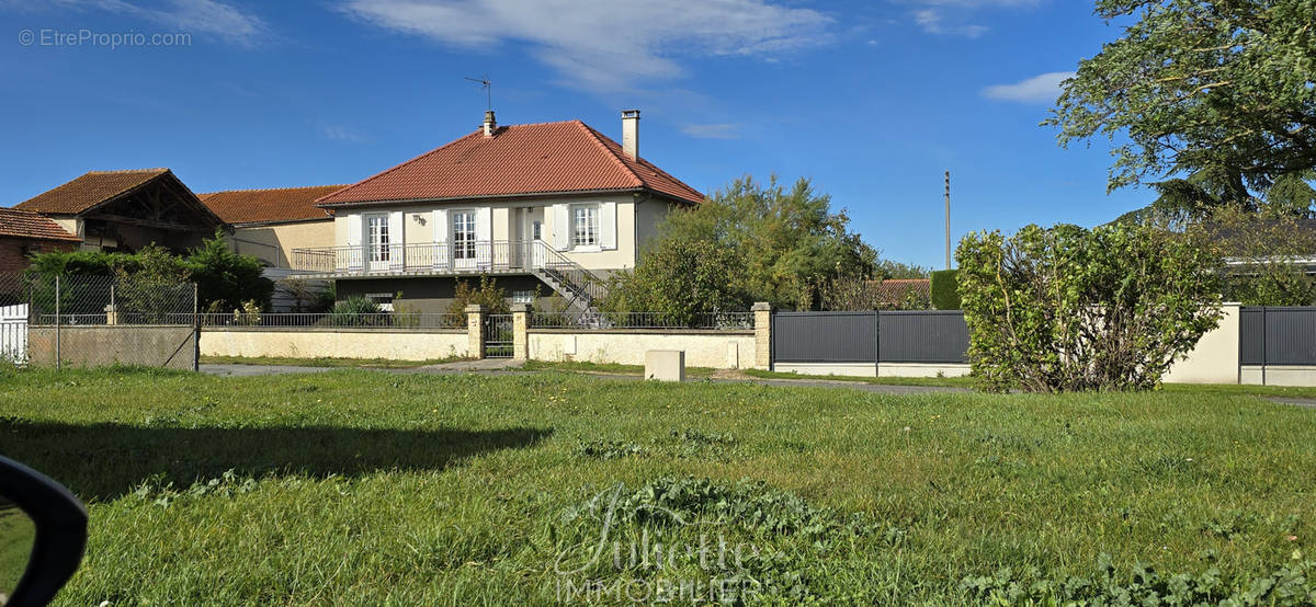 Maison à COMBRONDE