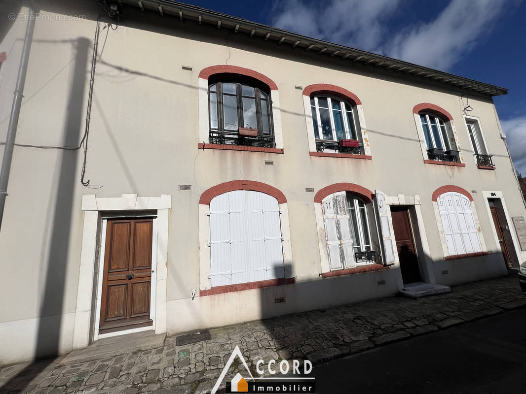 Appartement à SARTROUVILLE