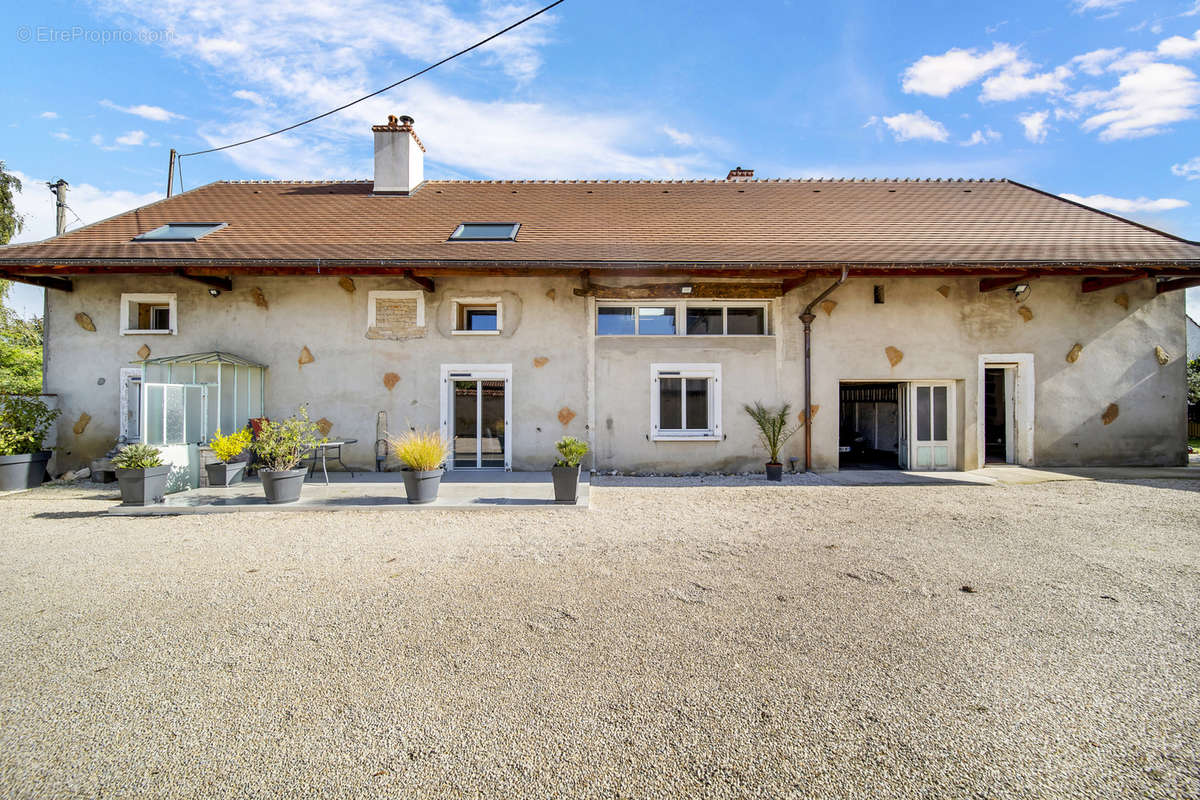 Maison à LONGECOURT-EN-PLAINE