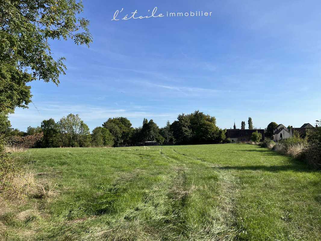 Terrain à TOUROUVRE