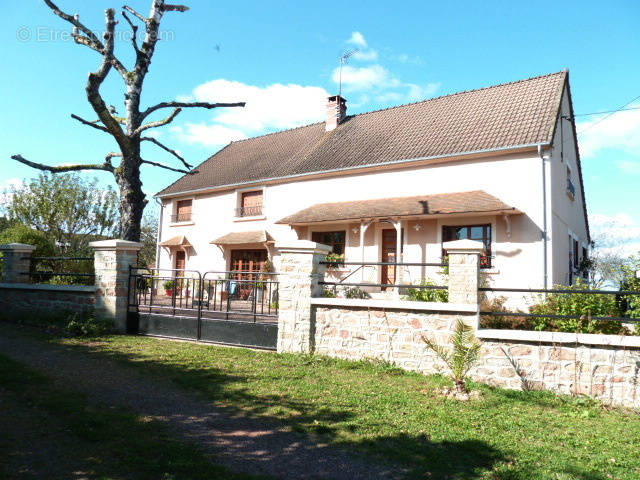 Maison à SAINT-SAULGE