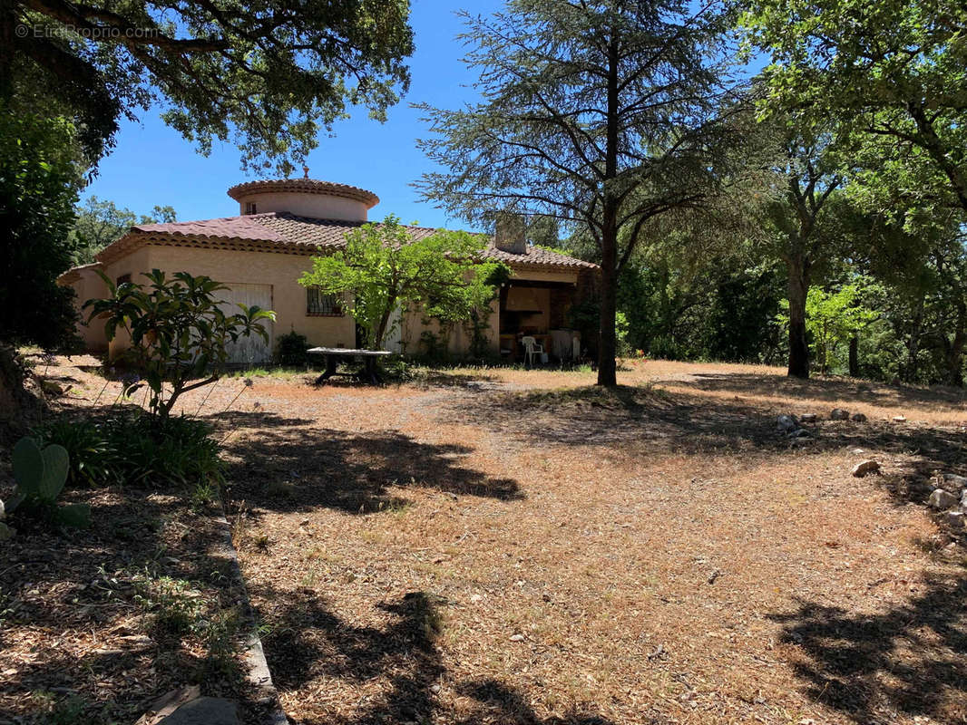 Maison à LA GARDE-FREINET