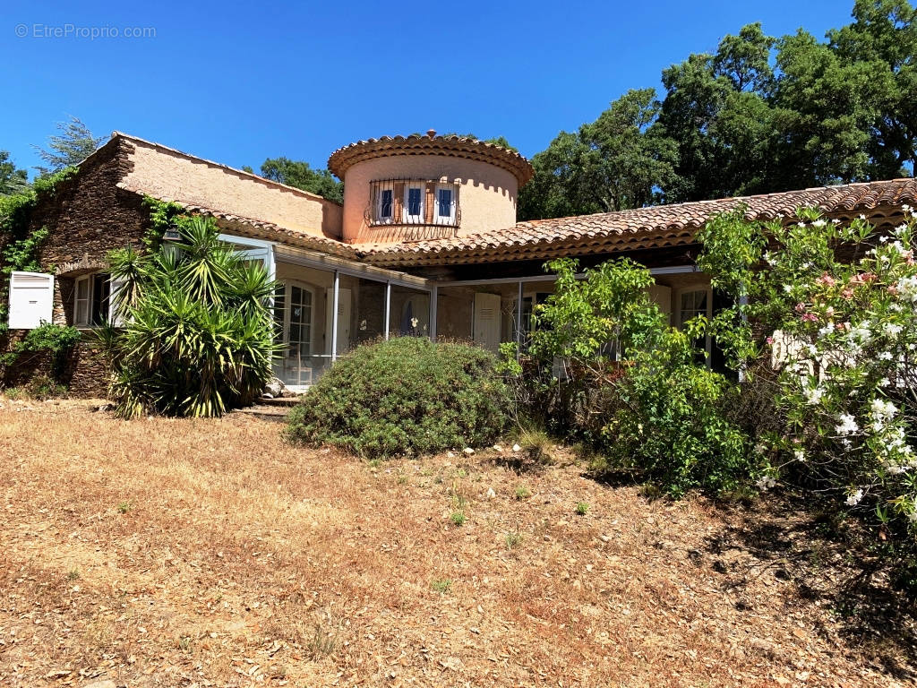 Maison à LA GARDE-FREINET