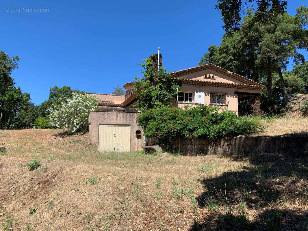 Maison à LA GARDE-FREINET