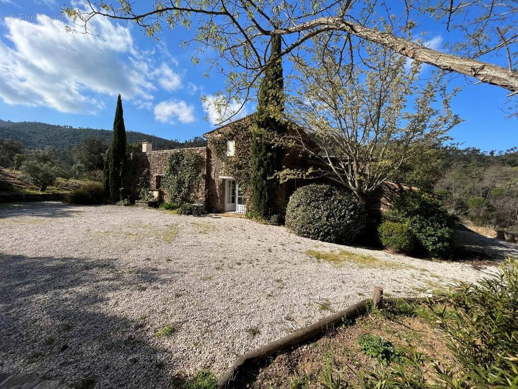 Maison à LA GARDE-FREINET