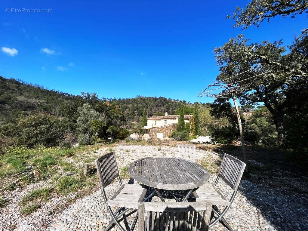 Maison à LA GARDE-FREINET