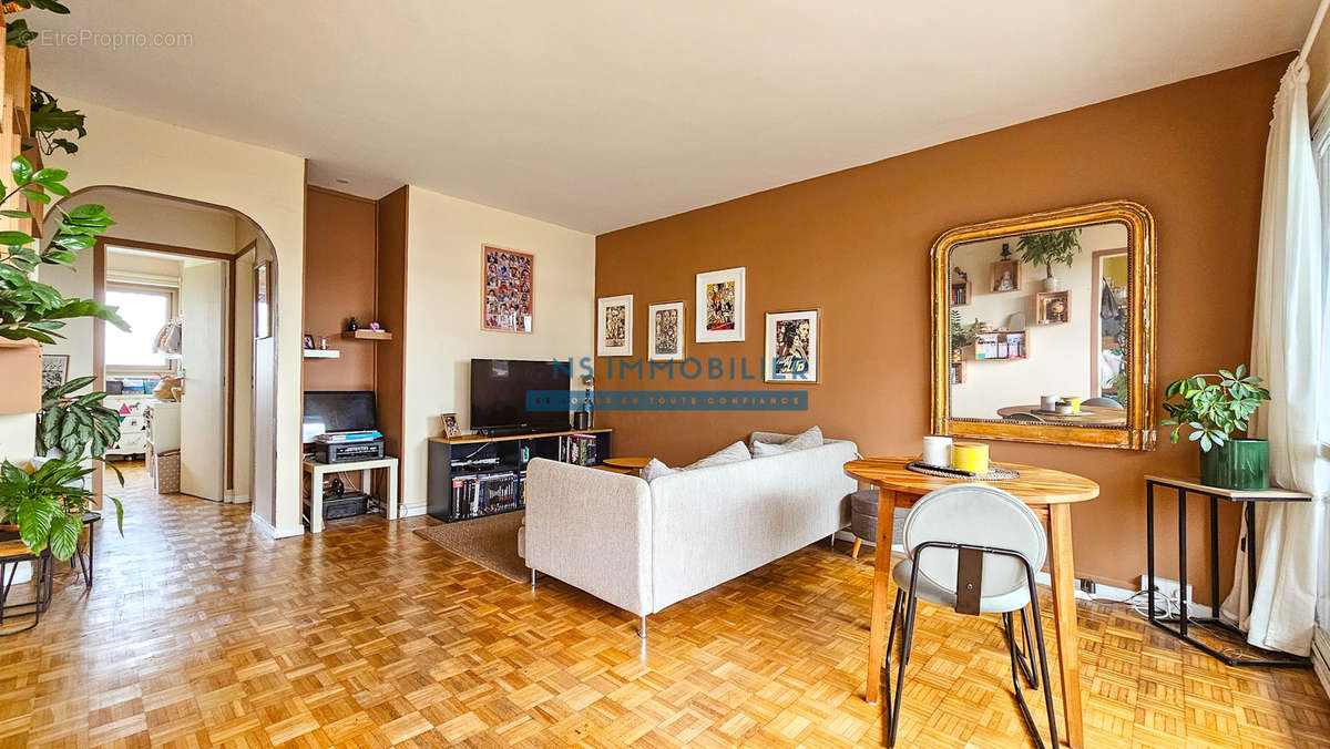 Appartement à HOUILLES