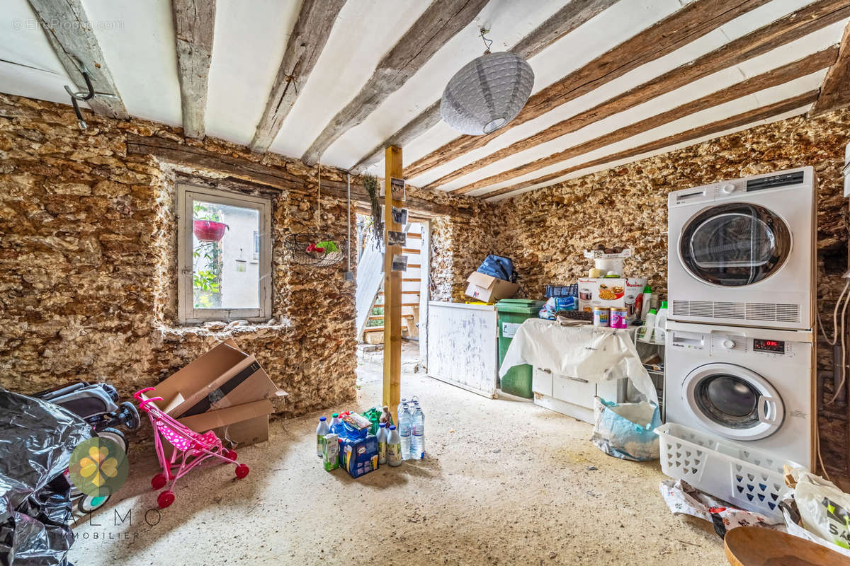 Maison à LA QUEUE-LES-YVELINES