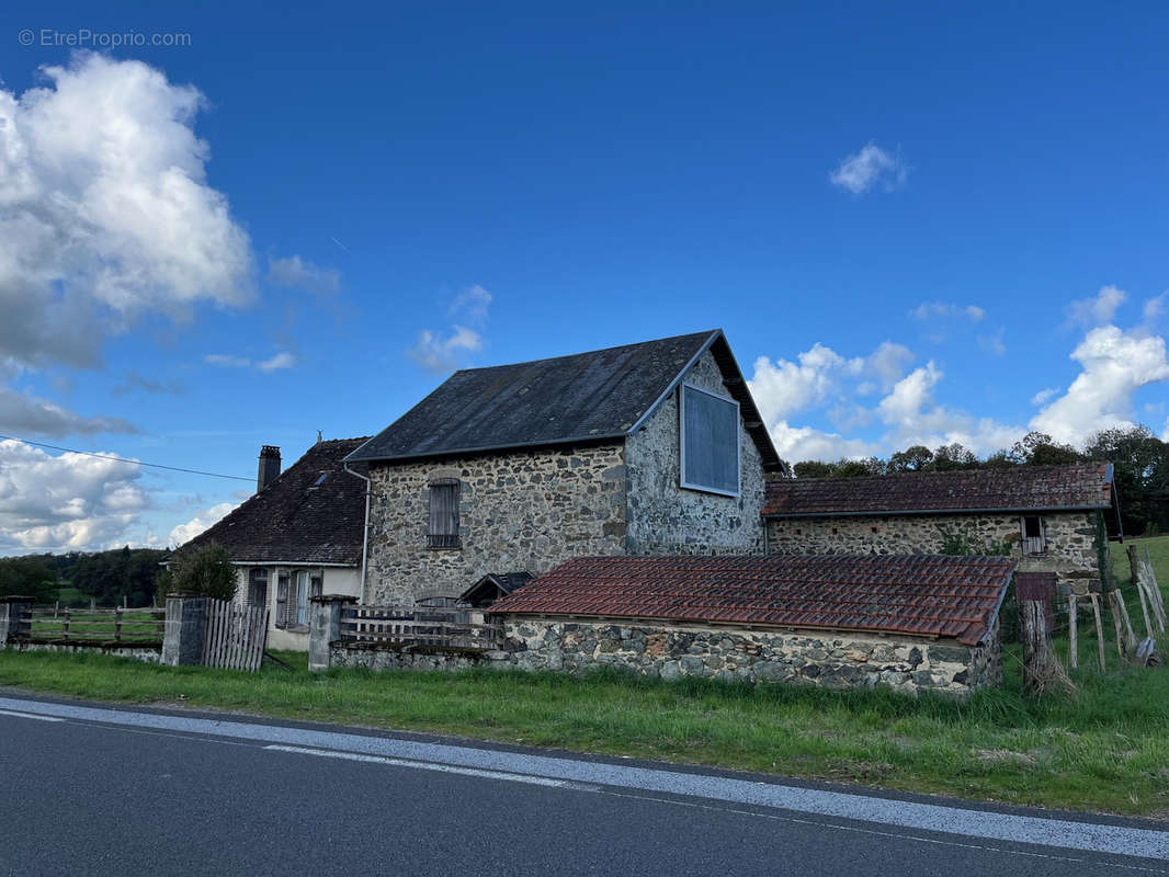 Maison à SAINT-GERMAIN-LES-BELLES