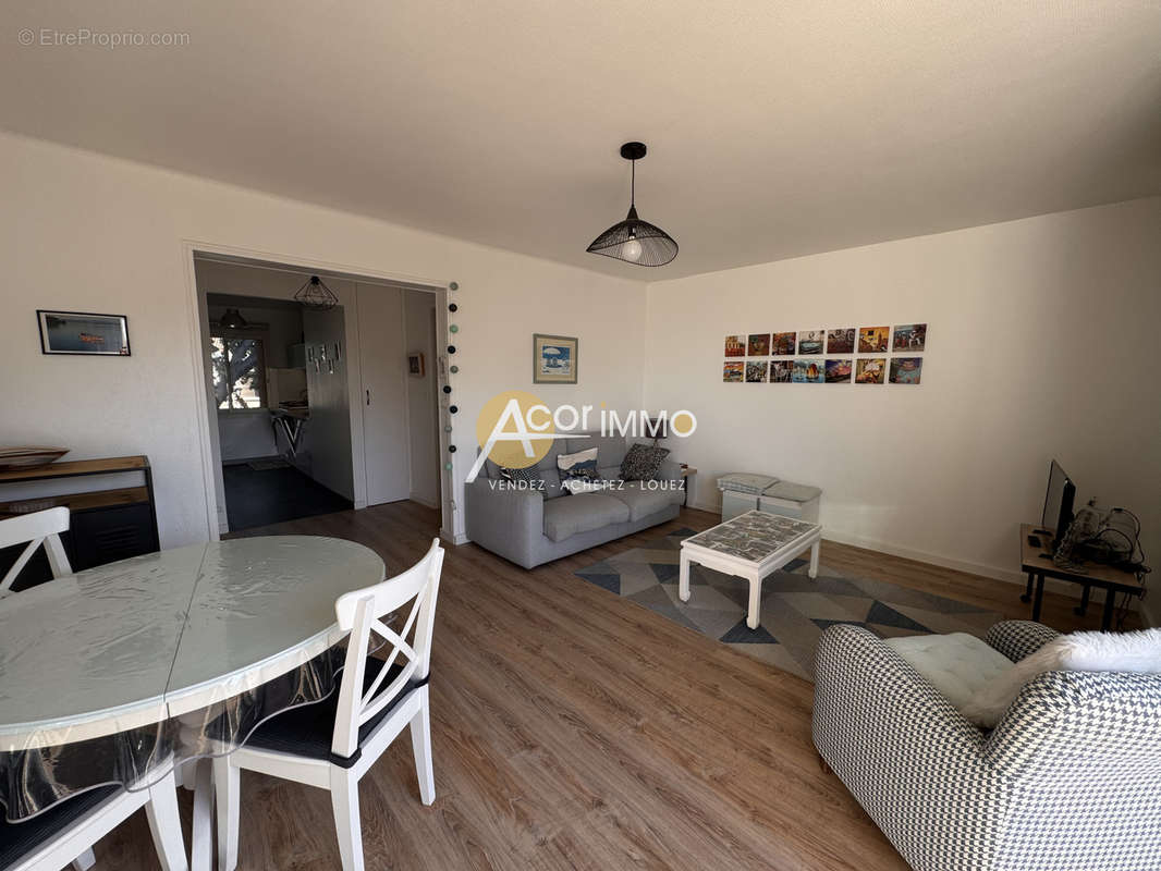 Appartement à SIX-FOURS-LES-PLAGES