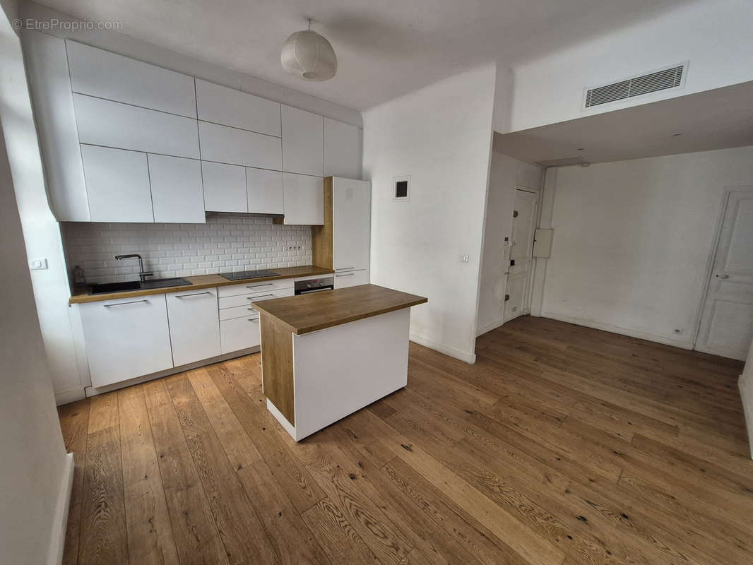 Appartement à MARSEILLE-4E